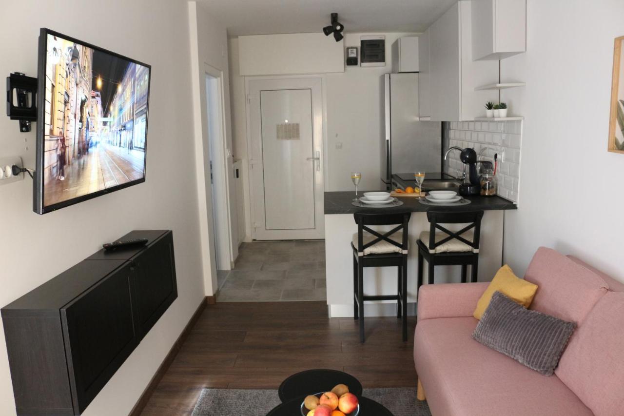 Luca, Digital Nomad Getaway Studio Apartment Zagreb Buitenkant foto