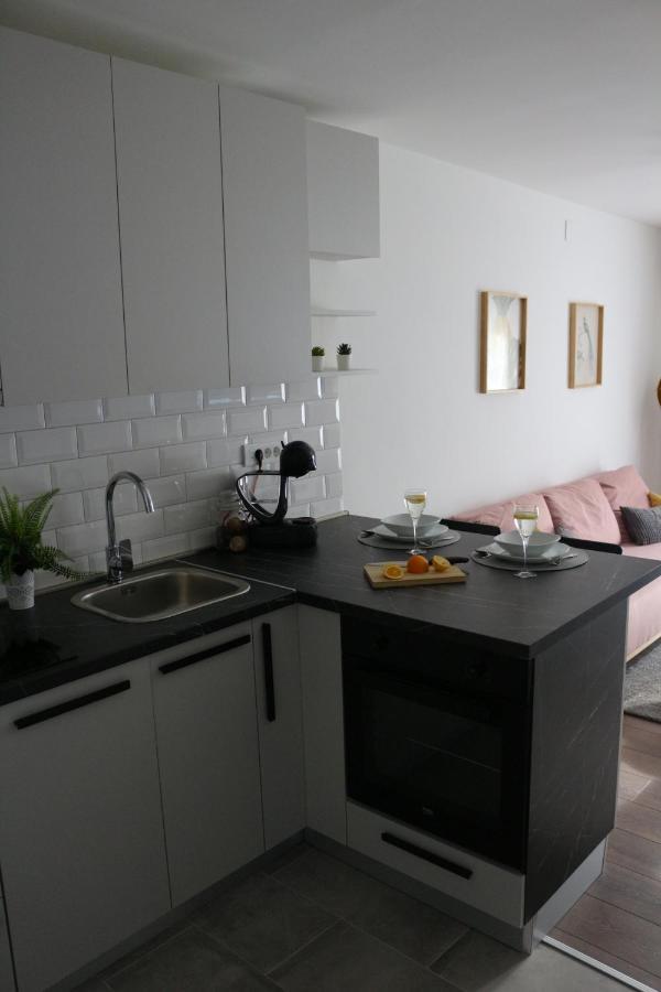 Luca, Digital Nomad Getaway Studio Apartment Zagreb Buitenkant foto