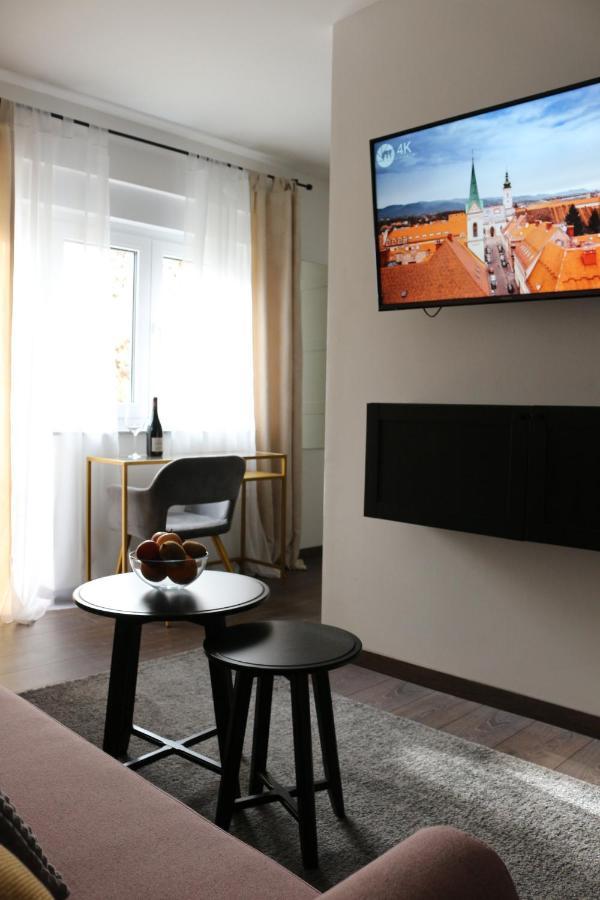 Luca, Digital Nomad Getaway Studio Apartment Zagreb Buitenkant foto