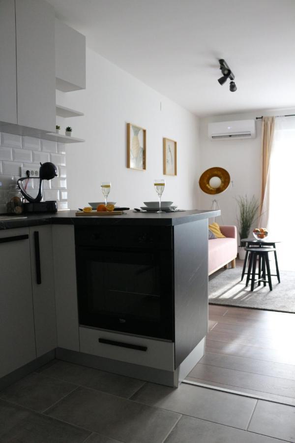 Luca, Digital Nomad Getaway Studio Apartment Zagreb Buitenkant foto